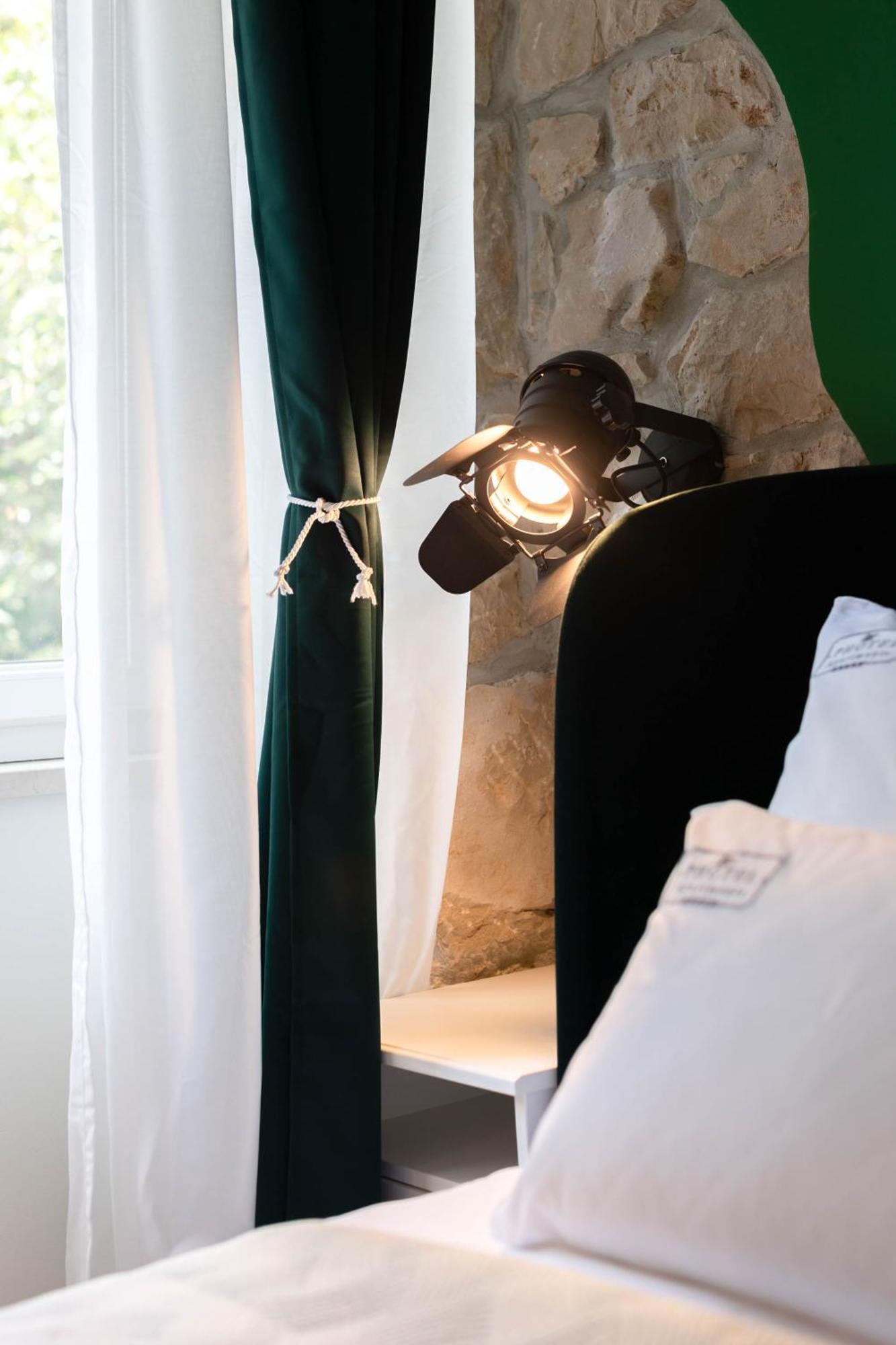 Photel Studio Apartments ซริกเวนิซา ภายนอก รูปภาพ
